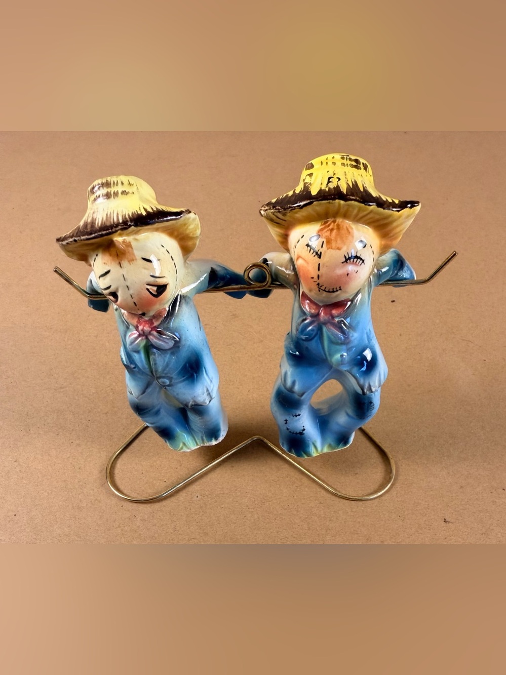 Vintage Holt Howard Scarecrow Anthropomorphic Hanging Salt & Pepper Shakers 1950